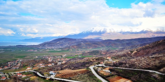 Bicycle_touring_Albania.JPG