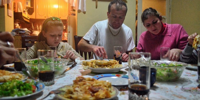 Dinner_time_Albanian_style.JPG
