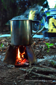 Boiling wate rin 10 minutes with the Vargo Titanium Hexagon Wood Stove